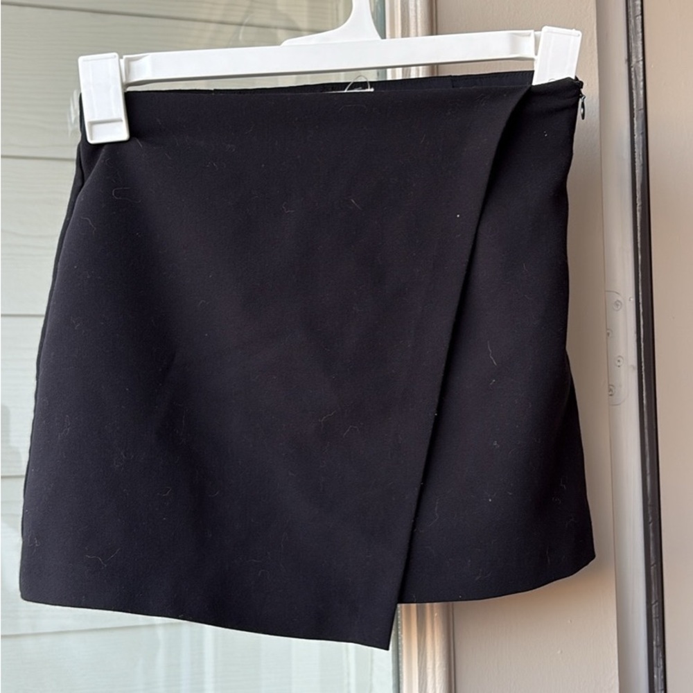 Abercrombie & Fitch Asymmetrical Black Skirt